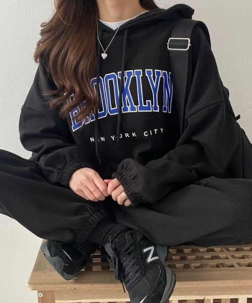 MYMOOD.（マイムード）の「【上下2点セット】カレッジロゴ フーディースウェットセットアップ ルームウェア（その他ルームウェア・レディース・ピンク/グレー/グリーン/ライトグレー/ブラック・FREE）」の6枚目の写真