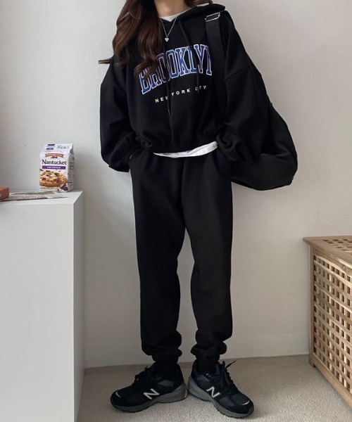 MYMOOD.（マイムード）の「【上下2点セット】カレッジロゴ フーディースウェットセットアップ ルームウェア（その他ルームウェア・レディース・ピンク/グレー/グリーン/ライトグレー/ブラック・FREE）」の9枚目の写真