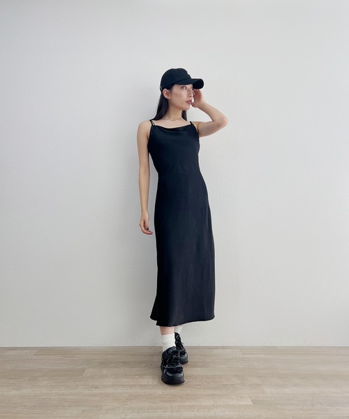 ISOOK(アイスー)の「【ISOOK / アイスー】サテンロングキャミワンピース / サテンワンピ ロング丈 キャミワンピ ドレス ZOZOTOWN限定(ワンピース・レディース・ブラック/アイボリー・FREE)」の12枚目の写真