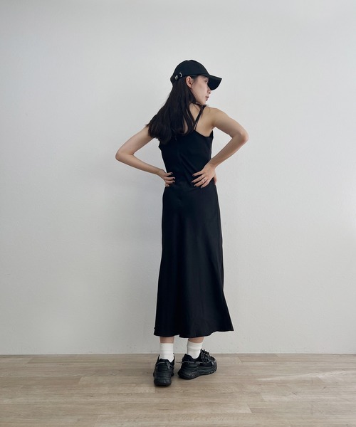 ISOOK(アイスー)の「【ISOOK / アイスー】サテンロングキャミワンピース / サテンワンピ ロング丈 キャミワンピ ドレス ZOZOTOWN限定(ワンピース・レディース・ブラック/アイボリー・FREE)」の15枚目の写真