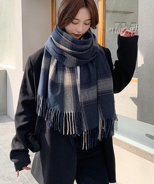 meJane（ミージェーン）の「マドラスチェック大判ストール（ストール/ショール・レディース・ネイビー系/ブラウン系・FREE）」の5枚目の写真