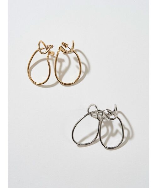 ELENDEEK（エレンディーク）の「ベンディングピアス（ピアス（両耳用）・レディース・ゴールド/シルバー・FREE）」の2枚目の写真