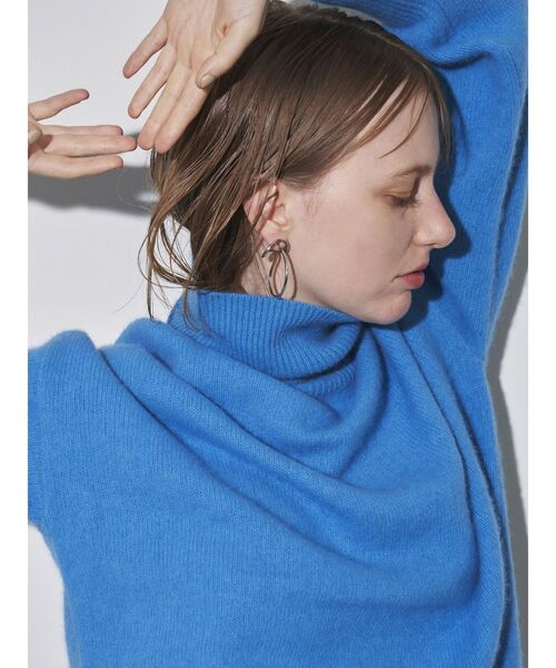 ELENDEEK（エレンディーク）の「ベンディングピアス（ピアス（両耳用）・レディース・ゴールド/シルバー・FREE）」の8枚目の写真