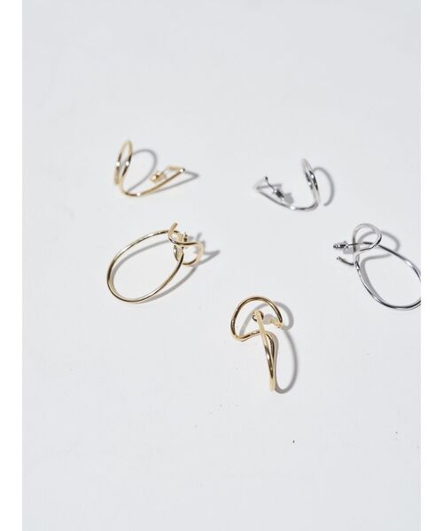 ELENDEEK（エレンディーク）の「ベンディングピアス（ピアス（両耳用）・レディース・ゴールド/シルバー・FREE）」の19枚目の写真