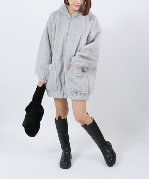 Salong hameu(サロン ハミュー)の「フェイクファー ジップアップパーカー ジャケットブルゾン レディース/ファーコート(ブルゾン・レディース・ベージュ/モカ/ブラック/グレー/ダークブラウン・L/M)」の14枚目の写真