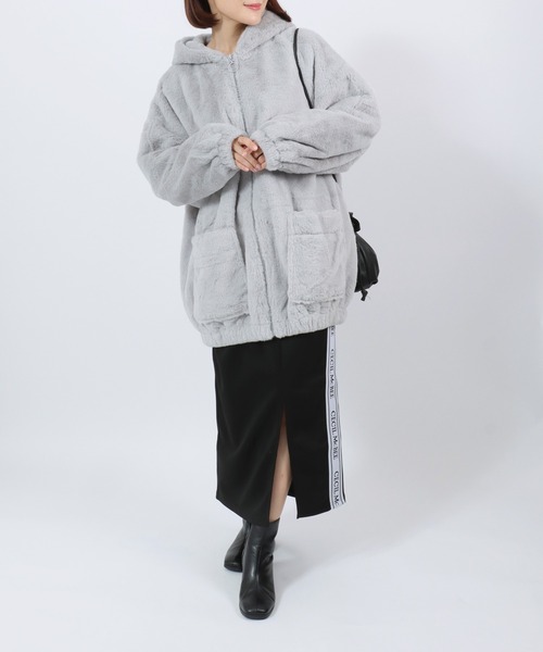 Salong hameu(サロン ハミュー)の「フェイクファー ジップアップパーカー ジャケットブルゾン レディース/ファーコート(ブルゾン・レディース・ベージュ/モカ/ブラック/グレー/ダークブラウン・L/M)」の17枚目の写真