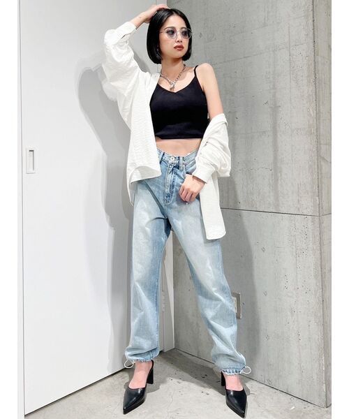 GYDA（ジェイダ）の「ハイウエスト タックジョガー デニムパンツ（デニムパンツ・レディース・ライトブルー/ブルー・SMALL/MEDIUM）」の4枚目の写真