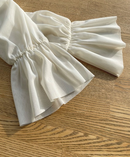 marjour(マージュール)の「SHEER HIGHNECK TOPS(Tシャツ/カットソー・レディース・アイボリー/チャコールグレー・M)」の4枚目の写真