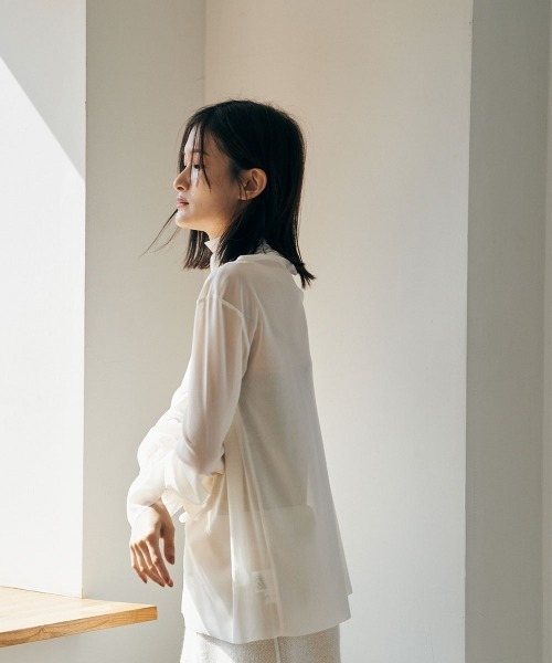 marjour(マージュール)の「SHEER HIGHNECK TOPS(Tシャツ/カットソー・レディース・アイボリー/チャコールグレー・M)」の9枚目の写真