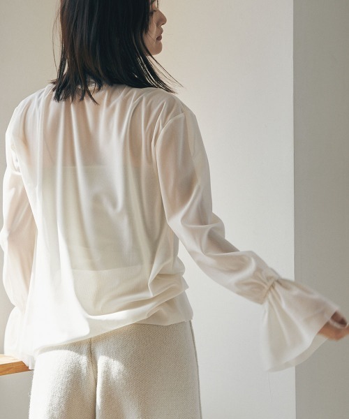 marjour(マージュール)の「SHEER HIGHNECK TOPS(Tシャツ/カットソー・レディース・アイボリー/チャコールグレー・M)」の11枚目の写真