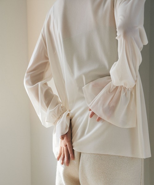 marjour(マージュール)の「SHEER HIGHNECK TOPS(Tシャツ/カットソー・レディース・アイボリー/チャコールグレー・M)」の14枚目の写真