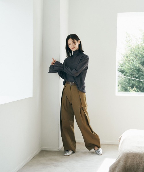 marjour(マージュール)の「SHEER HIGHNECK TOPS(Tシャツ/カットソー・レディース・アイボリー/チャコールグレー・M)」の17枚目の写真