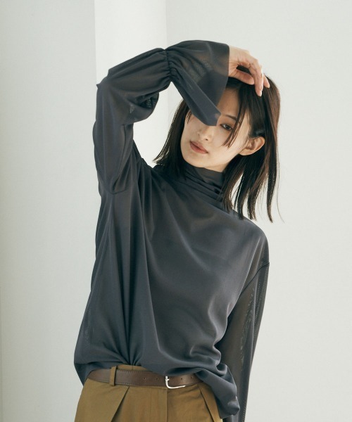 marjour(マージュール)の「SHEER HIGHNECK TOPS(Tシャツ/カットソー・レディース・アイボリー/チャコールグレー・M)」の20枚目の写真