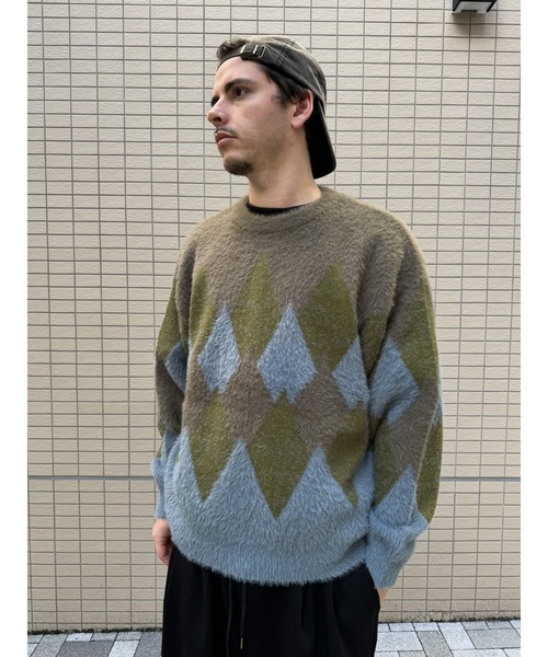 many men many mind（メニーメンメニーマインド）の「many men many mind /ナイロンシャギーｘアクリル　ルーズシルエット総柄クルー（ニット/セーター・メンズ・ブルー/ベージュ系その他/ベージュ/ネイビー系/グリーン/イエロー系その他・MEDIUM/LARGE）」の4枚目の写真