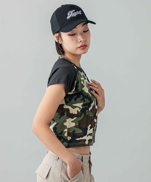 X-girl（エックスガール）の「SPRAY PRINT AND EMBROIDERY S/S