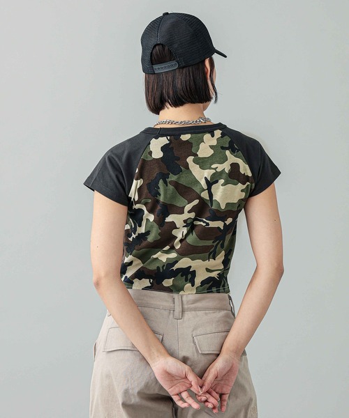 X-girl（エックスガール）の「SPRAY PRINT AND EMBROIDERY S/S RAGLAN BABY TEE（Tシャツ/カットソー・レディース・ブラック/カモフラージュ/ホワイト・S/M）」の13枚目の写真