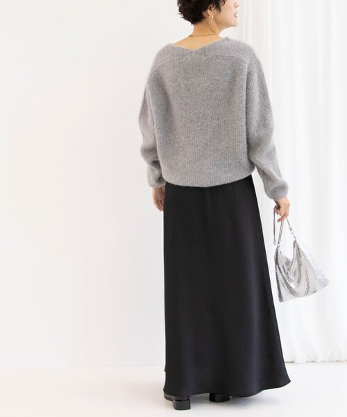 Rie Miller（リエミラー）の「ブルーFOX Vネックプルオーバーニット（ニット/セーター・レディース・ライトグレー/ブラウン/ネイビー・38）」の16枚目の写真