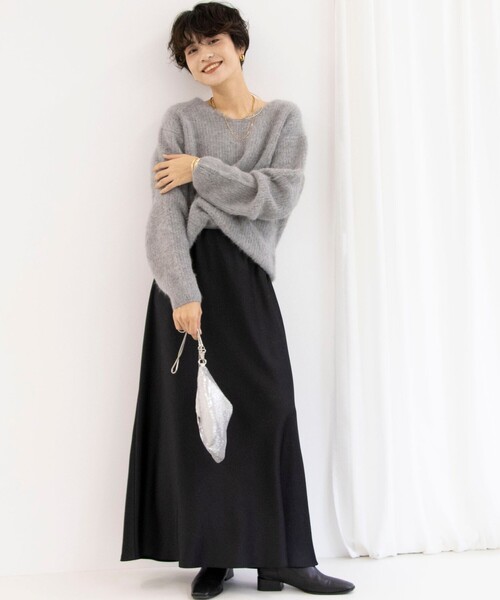 Rie Miller（リエミラー）の「ブルーFOX Vネックプルオーバーニット