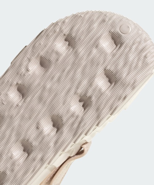 adidas（アディダス）の「アディレッタ 22 XLG サンダル / Adilette 22 XLG Slides / 厚底サンダル / アディダスオリジナルス adidas Originals（サンダル・レディース・ブラック×ブラック/ホワイト/ベージュ/ブラウン/ブラック/ピンク・25.5cm/23.5cm/24.5cm/27.5cm/22.5cm/26.5cm）」の18枚目の写真