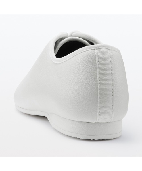 無印良品（ムジルシリョウヒン）の「婦人　革の端材を再利用した　レースアップシューズ（その他シューズ・レディース・ブラック/オフホワイト・25.0cm/24.5cm/24.0cm/23.5cm/23.0cm/22.5cm/22.0cm）」の6枚目の写真