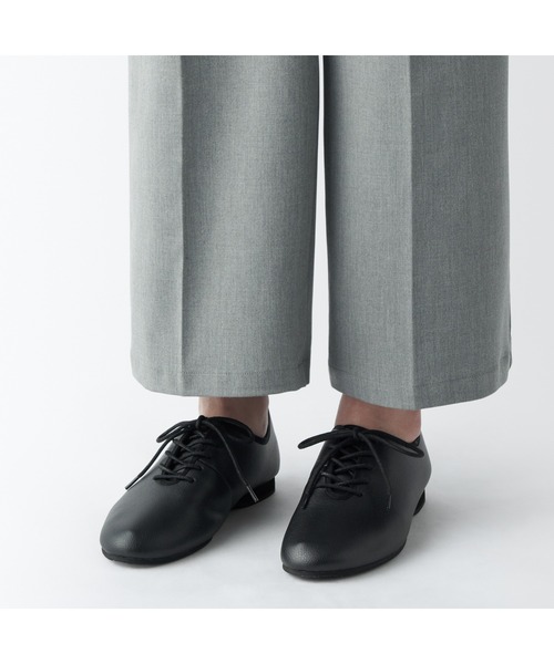 無印良品（ムジルシリョウヒン）の「婦人　革の端材を再利用した　レースアップシューズ（その他シューズ・レディース・ブラック/オフホワイト・25.0cm/24.5cm/24.0cm/23.5cm/23.0cm/22.5cm/22.0cm）」の8枚目の写真