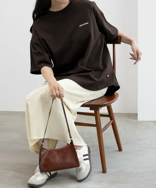 Dickies(ディッキーズ)の「Dickies ディッキーズ バック刺繍裾ラウンドチュニック半袖Tシャツ(Tシャツ/カットソー・レディース・オートミール/ホワイト/チャコールグレー/サックスブルー・フリー)」の19枚目の写真