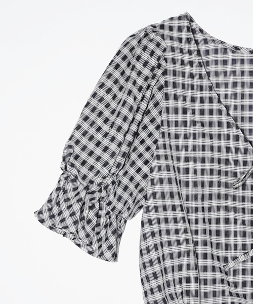 MILKFED.(ミルクフェド)の「SHEER PLAID BLOUSE(シャツ/ブラウス・レディース・ブラック/オフホワイト/ライトグリーン・ONE SIZE)」の14枚目の写真