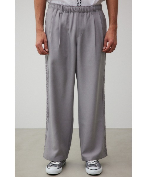 AZUL by moussy(アズールバイマウジー)の「2タックライン刺繍ワイドパンツ(その他パンツ・メンズ・グレー/ベージュ・FREE)」の6枚目の写真