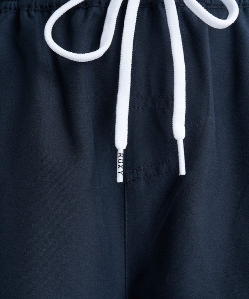 ROXY（ロキシー）の「LUNCH CALM COLOR/ロキシーウエストゴムボードショーツ・サーフトランクス (水着)（水着・レディース・ブラック/ホワイト/ネイビー・SMALL/MEDIUM/LARGE）」の16枚目の写真