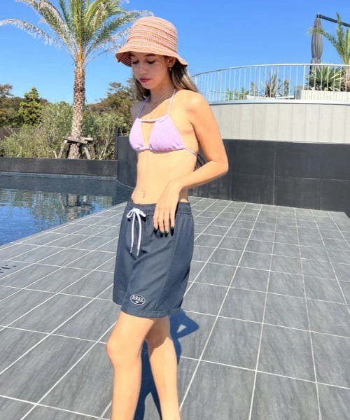 ROXY（ロキシー）の「LUNCH CALM COLOR/ロキシーウエストゴムボードショーツ・サーフトランクス (水着)（水着・レディース・ブラック/ホワイト/ネイビー・SMALL/MEDIUM/LARGE）」の9枚目の写真