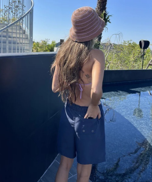 ROXY（ロキシー）の「LUNCH CALM COLOR/ロキシーウエストゴムボードショーツ・サーフトランクス (水着)（水着・レディース・ブラック/ホワイト/ネイビー・SMALL/MEDIUM/LARGE）」の20枚目の写真