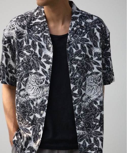 【関税込】DVF★華カジュアル アブストラクトパターン シャツ AZUL BY MOUSSY | タイガーパターンシャツ (シャツ・ブラウス