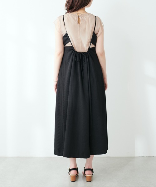 natural couture(ナチュラルクチュール)の「バックオープンワンピース(ワンピース・レディース・ブルー/グレー/ブラック/ベージュ・FREE)」の11枚目の写真