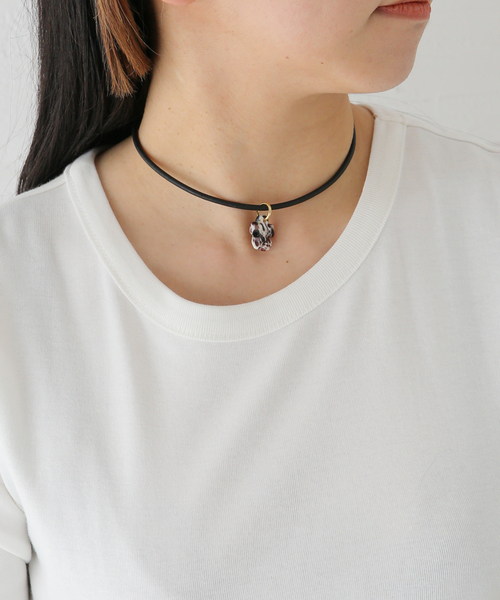 JOURNAL STANDARD(ジャーナルスタンダード)の「【SANDRALEXANDRA】Black and White Clover Ch CLOVER LEATHER CORD(チョーカー・レディース・ネイビー/ブラック・FREE)」の3枚目の写真