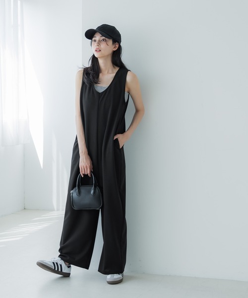 coca（coca）（コカ）の「カットジョーゼットVネックサロペット（サロペット/オーバーオール・レディース・ブラック・L/M）」の7枚目の写真