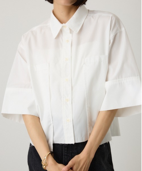 crie conforto(クリーコンフォルト)の「クロップドシャツ(シャツ/ブラウス・レディース・オフホワイト/ブラック/ライトブルー・FREE)」の2枚目の写真