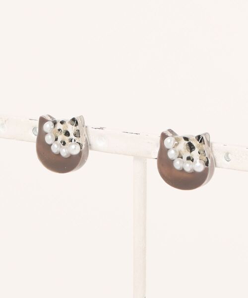 tone（トーン）の「【kun】猫ねこデザインピアス(MA)（ピアス（両耳用）・レディース・ピンク/グレー/ターコイズブルー/オレンジ/イエロー/ブラウン/ピンクベージュ・FREE）」の2枚目の写真