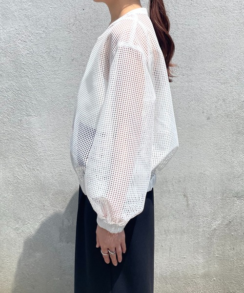 COLLAGE GALLARDAGALANTE（コラージュガリャルダガランテ）の「スクエアメッシュブルゾン（ブルゾン・レディース・オフホワイト/ネイビー・FREE）」の11枚目の写真