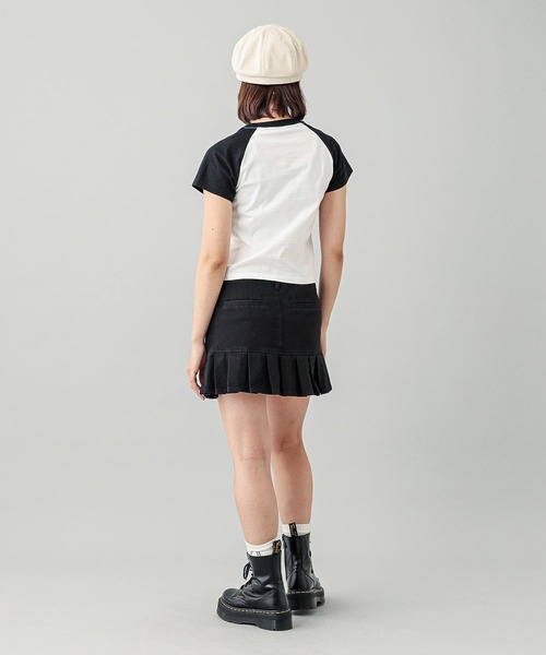 X-girl（エックスガール）の「BURNING HEART RAGLAN S/S BABY TEE（Tシャツ/カットソー・レディース・ブラック/ホワイト/パープル・S/M）」の11枚目の写真