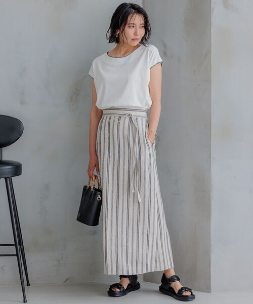23区 L(ニジュウサンクオオキイサイズ)の「【洗える】トリミングジャージー カットソー(Tシャツ/カットソー・レディース・ホワイト系/ベージュ系/ブラック系・46/44)」の5枚目の写真
