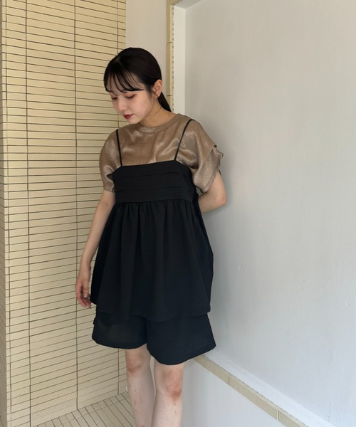 Amiur（エミレ）の「tuck design sleeve satin tops / タックデザインスリーブサテントップス（Tシャツ/カットソー・レディース・アイボリー/グレイッシュベージュ/シルバー系・FREE）」の11枚目の写真