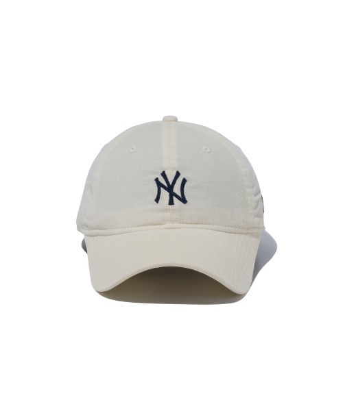 NEW ERA（ニューエラ）の「NEW ERA NEW YORK YANKEES SUMMER CORDUROY 9TWENTY（ニューエラ ニューヨーク・ヤンキース サマー コーデュロイ 920）（キャップ・メンズ・ホワイト系・FREE）」の2枚目の写真