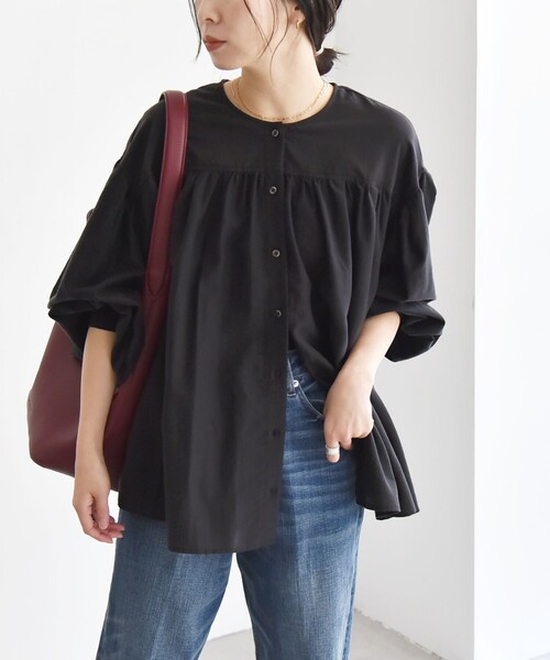 quaranciel(カランシエル)の「quaranciel:〈洗濯機可能〉シアー ギャザー クルーネック シャツ ブラウス(シャツ/ブラウス・レディース・ブラック/ホワイト・ONE SIZE)」の9枚目の写真