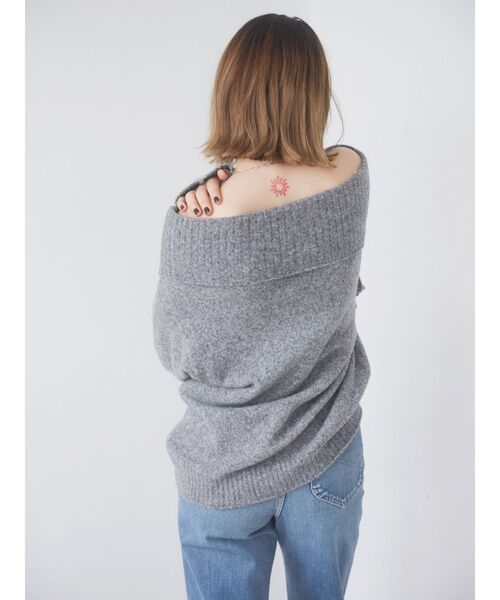 Ungrid（アングリッド）の「オフショルルーズニット（ニット/セーター・レディース・ブラウン/レッド/グレー・FREE）」の4枚目の写真