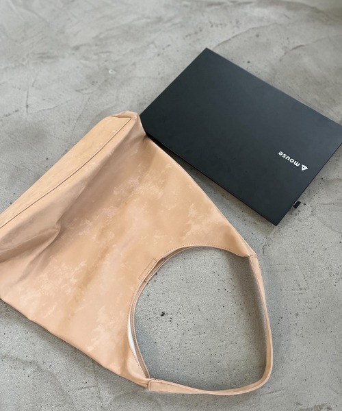 Bab（バブ）の「シャイニートライアングルBAG（トートバッグ・レディース・ベージュ/ブラック/シルバー・ONESIZE）」の5枚目の写真