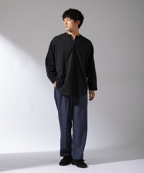 ARMY TWILL（アーミーツイル）の「ARMY TWILL / アーミーツイル 別注 ヘンリーネック ロングスリーブTシャツ（Tシャツ/カットソー・メンズ・ホワイト/ベージュ/ブラック・LARGE/MEDIUM）」の4枚目の写真