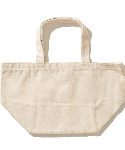 Kinetics（キネティクス）の「KINETICS 小山ゆうじろう×伊藤商店×Kinetics HESOMAGARI TOTE BAG SMALL（キネティクス へそまがり トートバッグ スモール）（トートバッグ・メンズ・アイボリー・FREE）」の3枚目の写真