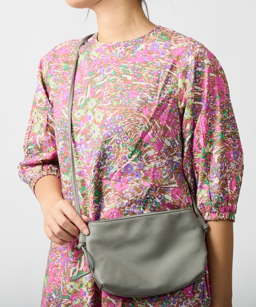 salle de bal（サルデバル）の「エコレザー ミニ ショルダーバッグ SDI 622 08812347（ショルダーバッグ・レディース・グレイッシュベージュ/グレー/ラベンダー/シルバー/ブラック・FREE）」の19枚目の写真