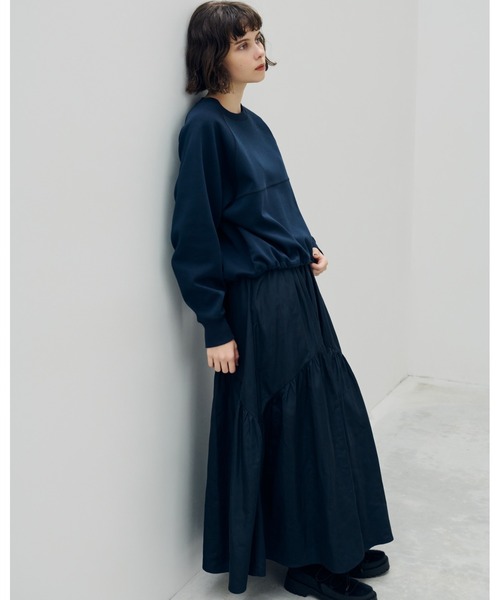 emmi(エミ)の「【NEW YEAR’S SPECIAL ITEM】ラグラントップス×ボリュームスカートセット(ワンピース・レディース・ネイビー/オリーブ/オフホワイト・0/1)」の3枚目の写真