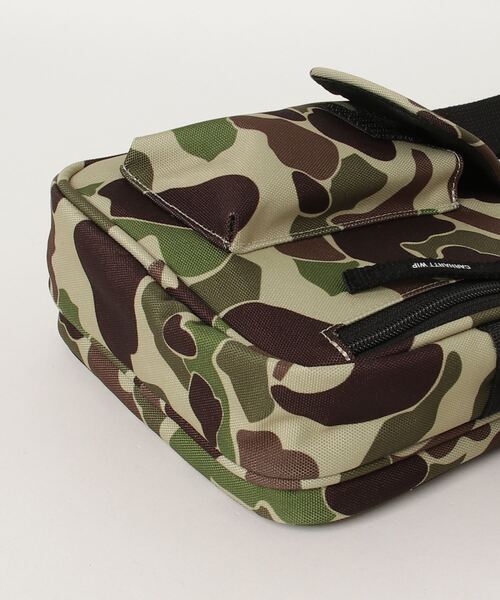Carhartt WIP（カーハートダブリューアイピー）の「CARHARTT WIP ESSENTIALS BAG SMALL I031470（ショルダーバッグ・メンズ・カモフラージュ/ブラック/ベージュ・ONE SIZE）」の14枚目の写真